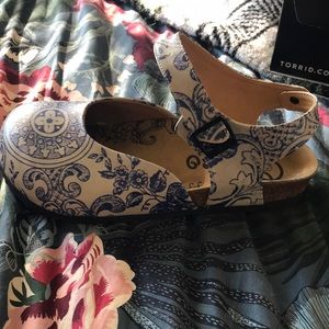 Calico slip on ankle strap shoe